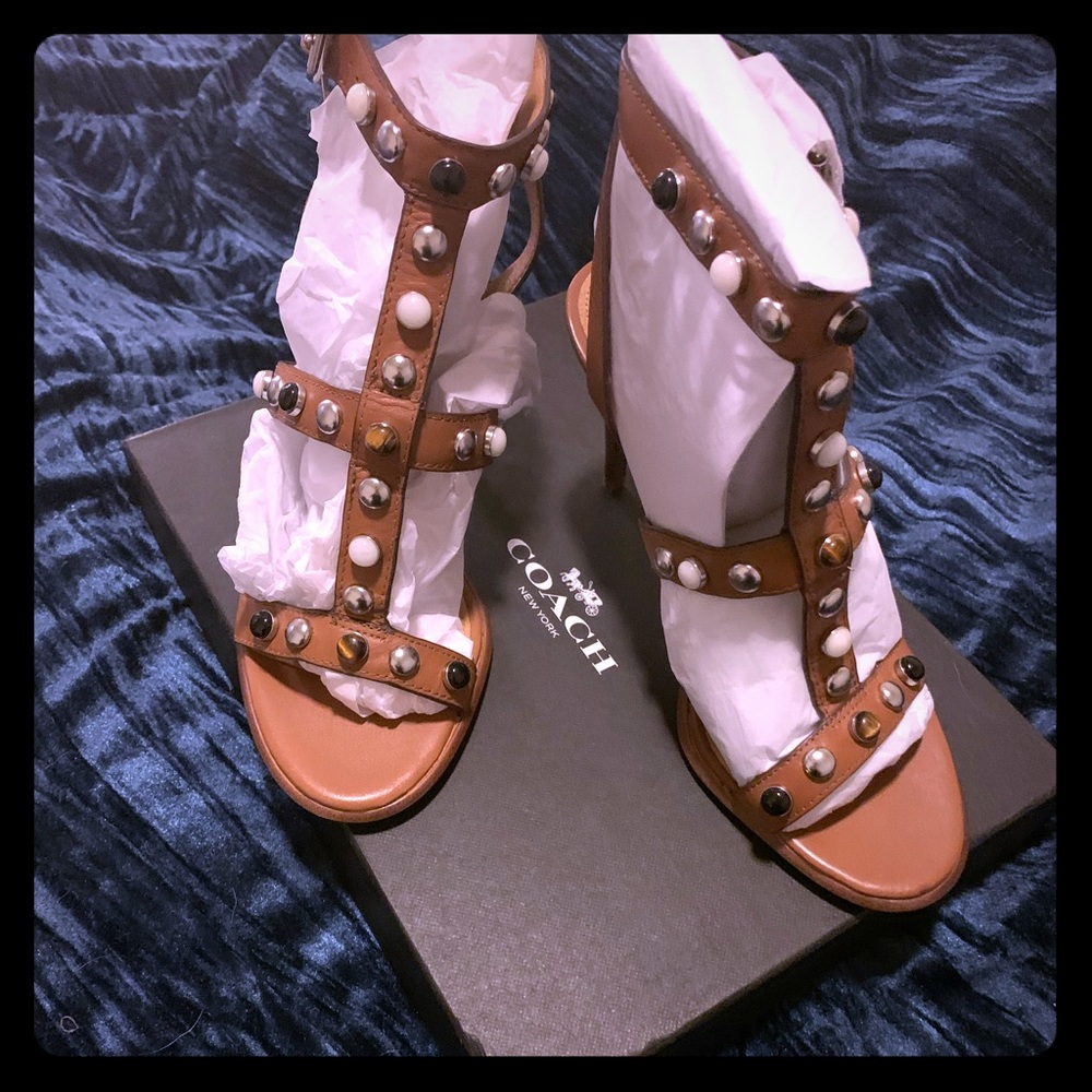 Coach heels Isabel semi matte calf saddle. New